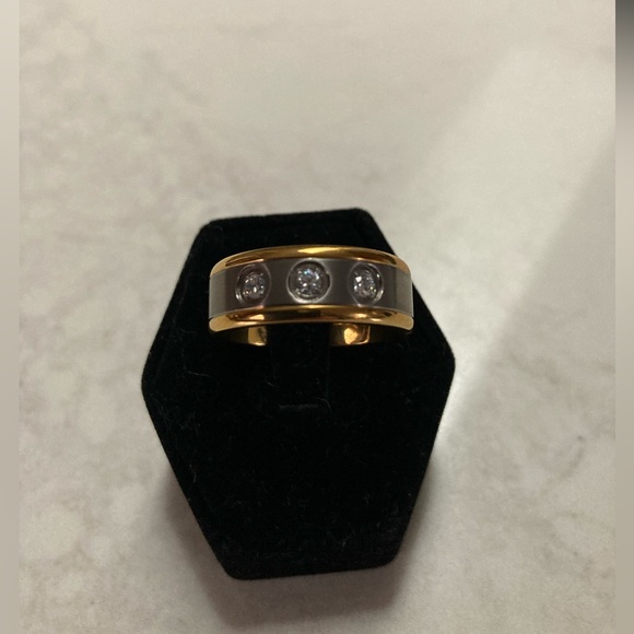 Titanium band 3 CZ stones GP edge & interior Size 8 Two tone Smooth finish - Picture 3 of 7